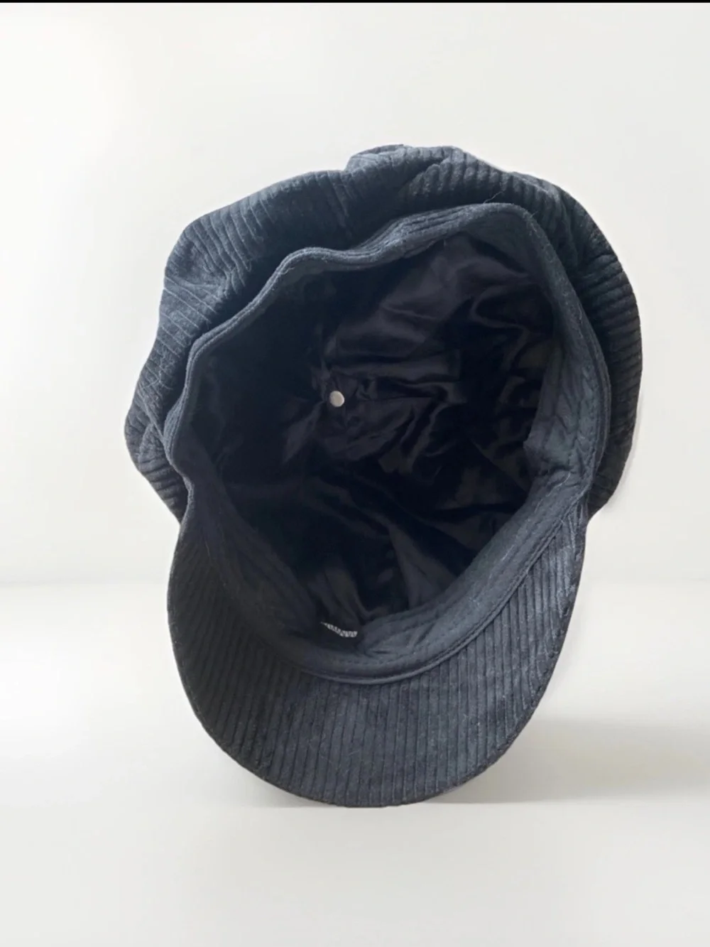 Black Corduroy Baker Boy Cap - Women - Picture 4 of 4